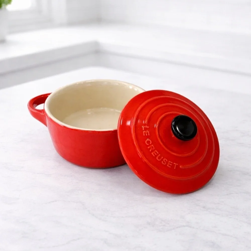 Le Creuset Small 8oz (10cm)‎ Mini Round Cocotte With Lid Carmin Red- NEW